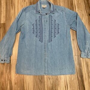 ST JOHN’S BAY DENIM CHAMBRAY 100% COTTON EMBROIDERED BUTTON UP WOMENS SZ MEDIUM